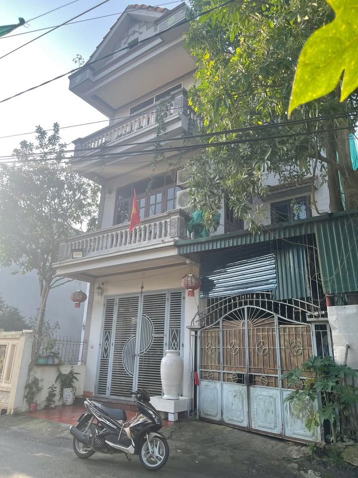 Bán nhà 3 tầng tại Tân Dân, Việt Trì 120m² - Đường ô tô tránh nhau thoải mái!