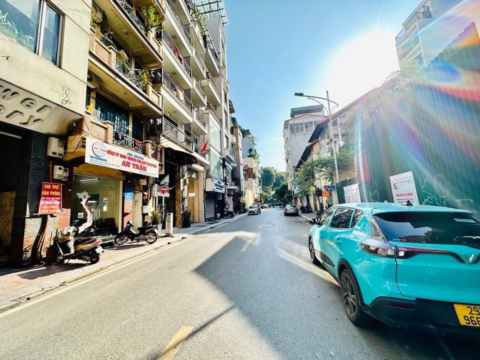 Nhà Mặt Phố Phó Đức Chính Quận Ba Đình 70m² - Kinh Doanh Đắc Địa!