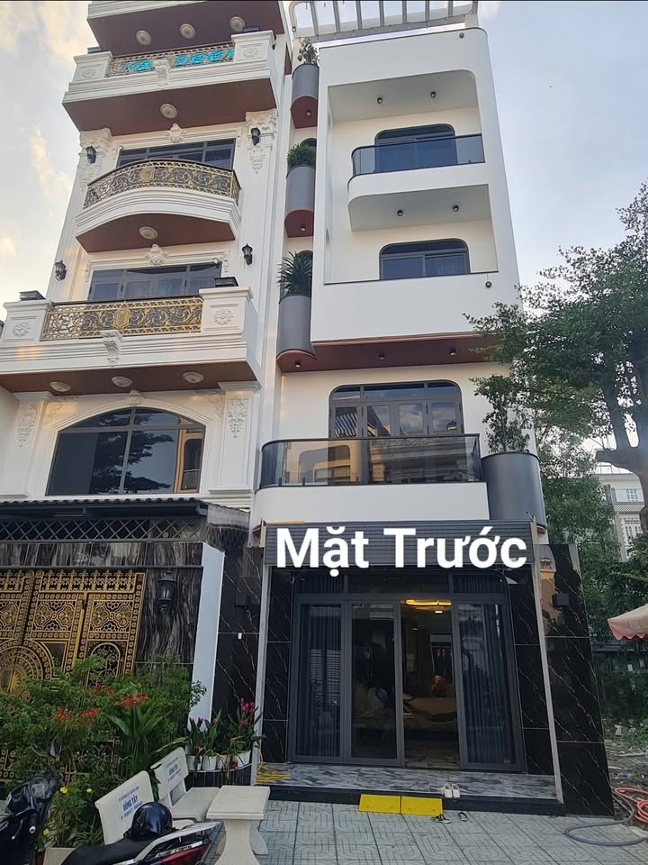 Nhà 2 mặt tiền Lê Văn Lương 100m² giá 12.99 tỷ - Full nội thất cao cấp, thang máy