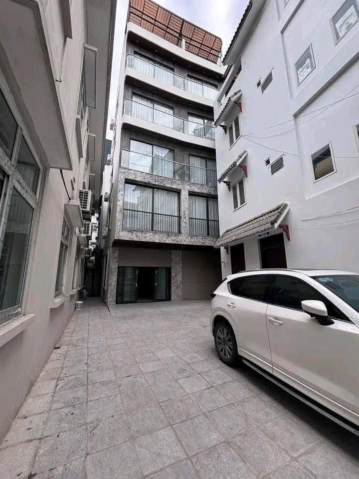 Nhà nguyên căn 6 tầng Nguyễn Văn Linh 15 triệu - An ninh tốt, gần trung tâm!