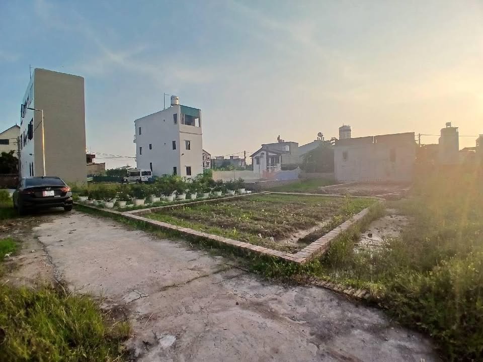 Đất nền Tổ 10 Quang Minh, Mê Linh 55m² giá 3 tỷ - Hiếm lô góc 3 mặt thoáng!