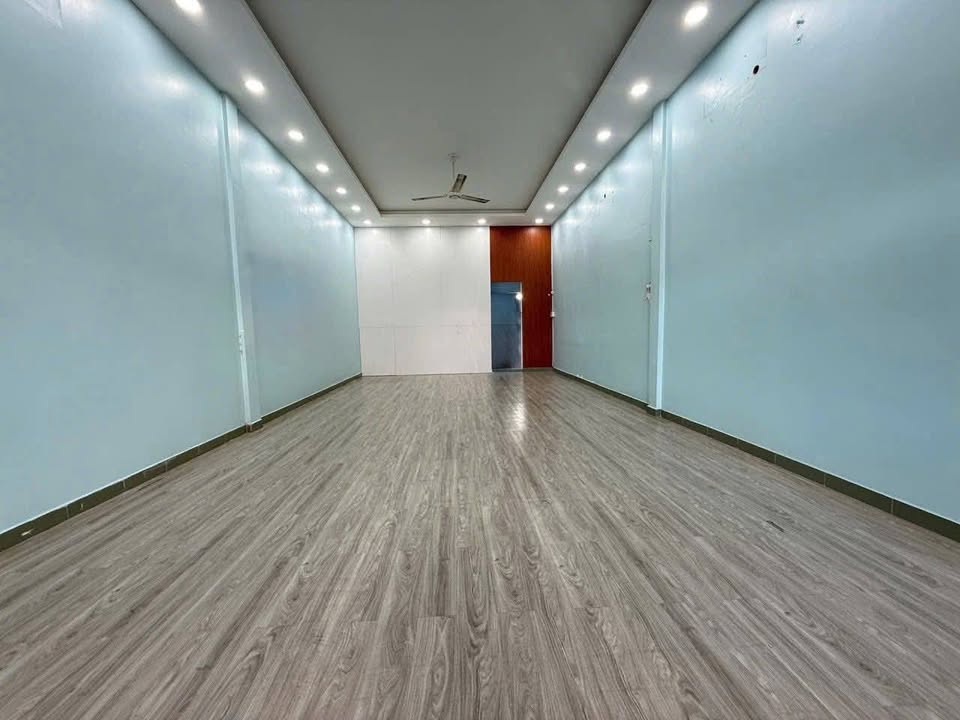 Cho thuê mặt bằng kinh doanh tại Phú Hoà, Thủ Dầu Một 100m² - Thiết kế thông thoáng, giá tốt!