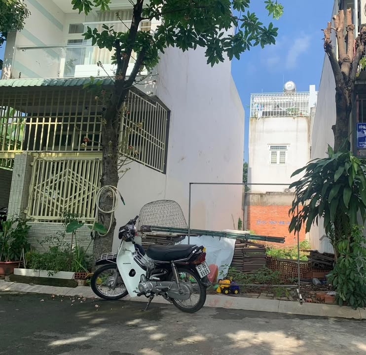 Đất nền Bùi Xương Trạch Thủ Đức 65.5m² giá 3.4 tỷ - Vị trí đẹp, dân cư đông đúc!