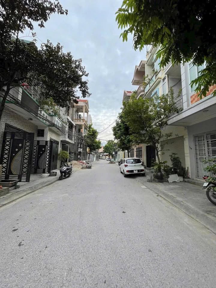 Đất nền Sở Dầu, Hồng Bàng 80m² giá 3.6 tỷ - Vị trí đắc địa gần trường cấp 3!