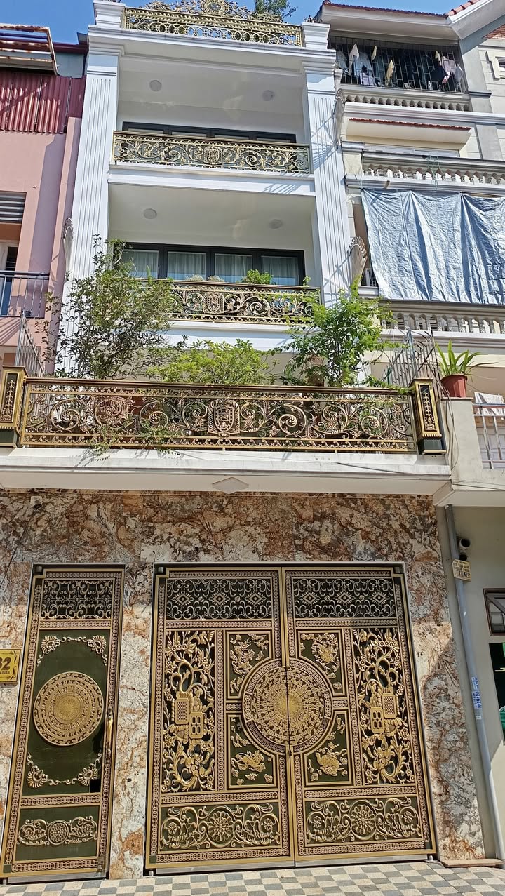 Nhà nguyên căn Văn Quán 90m² giá thỏa thuận - Hoạt động kinh doanh tuyệt vời!