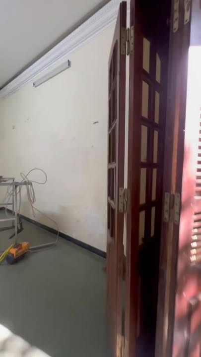 Nhà riêng cho thuê tại Tứ Liên, Tây Hồ 230m² giá 12 triệu - Vị trí thuận lợi cho gia đình và kinh doanh!