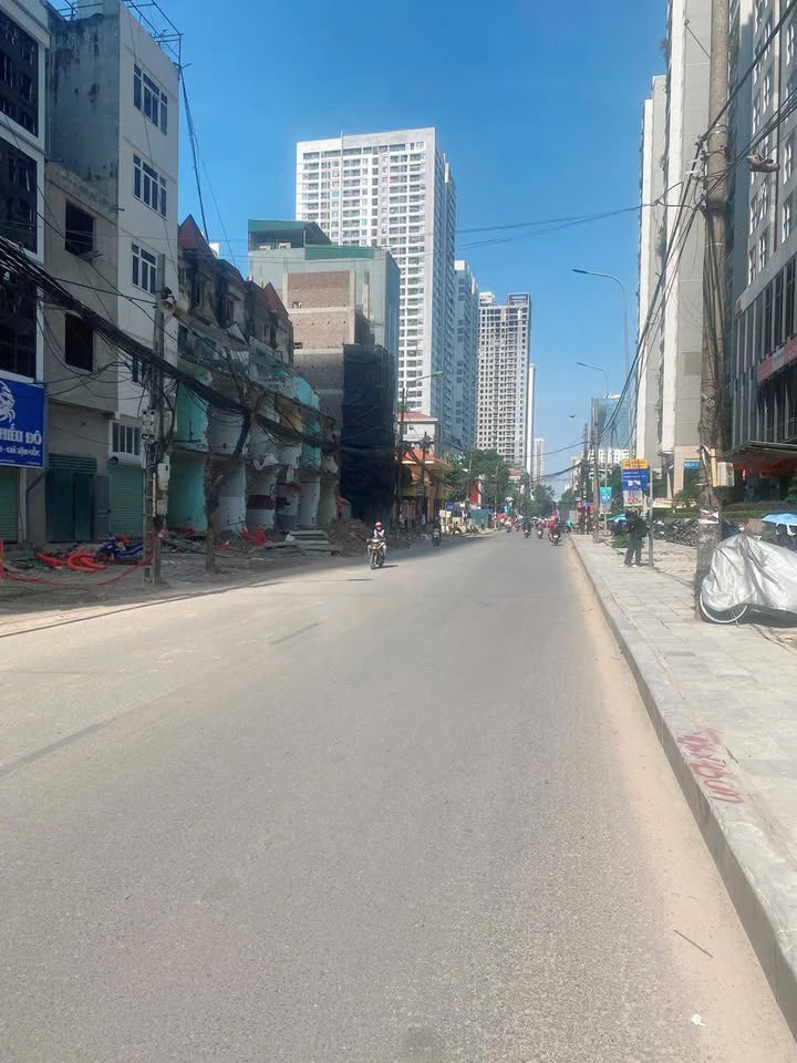 Cho thuê nhà mặt phố Ngụy Như Kon Tum, quận Thanh Xuân, 40m² giá 60 triệu - Mô hình kinh doanh đa dạng!