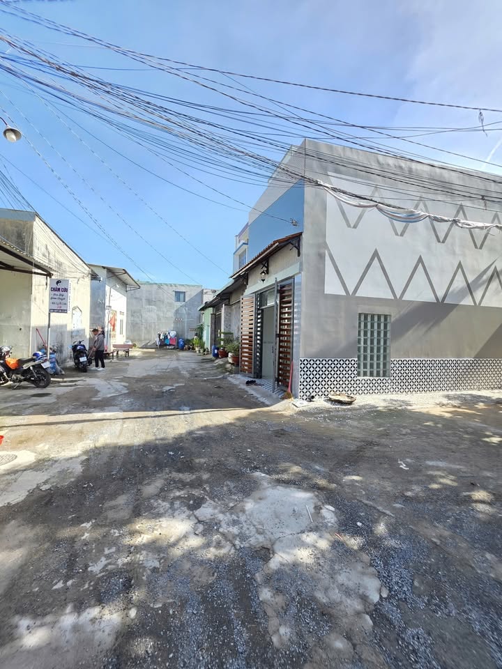 Nhà góc 2 mặt tiền 101.3m² tại Tân Bình, Dĩ An - Giá chỉ 3.45 tỷ!