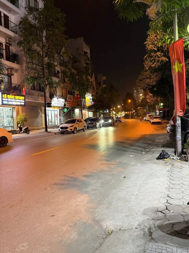 Nhà mặt phố Yên Xá, Thanh Trì 100m² giá 38 tỷ - Kinh doanh sầm uất!