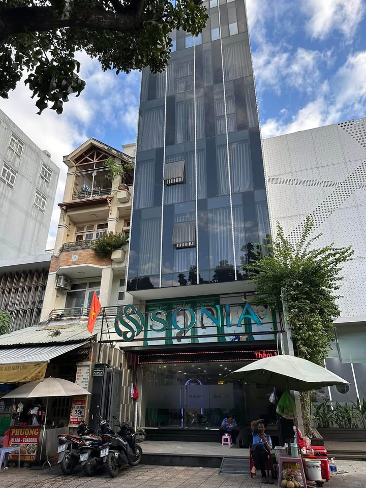 Nhà mặt đường Giáp Bát, Hoàng Mai 66m² giá 20.5 tỷ - Kinh doanh sầm uất!