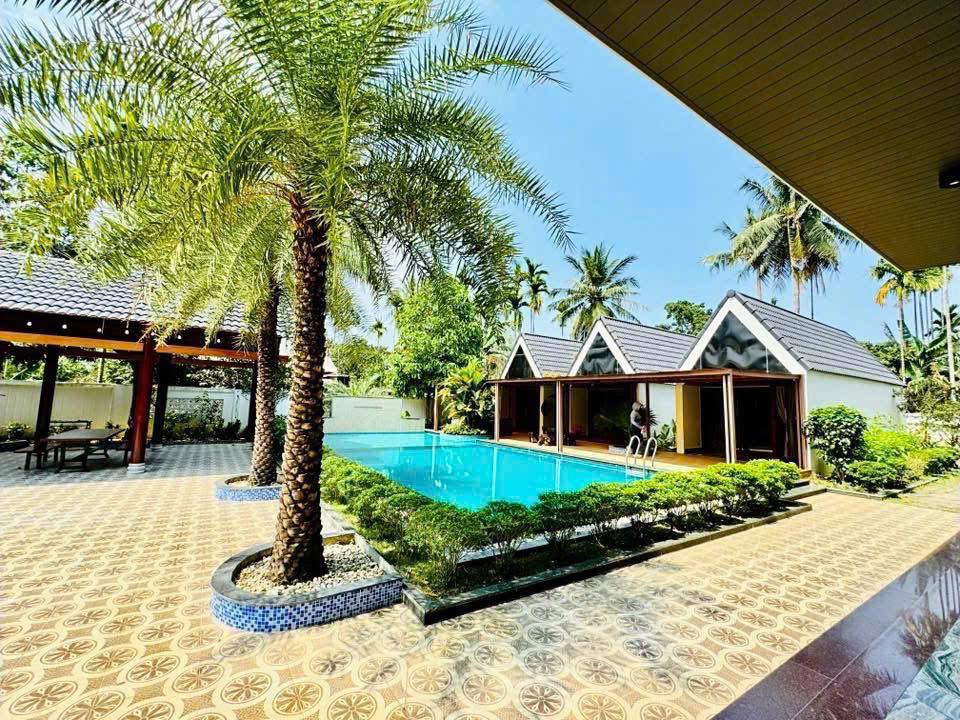 Cho thuê Villa Royal Đà Nẵng 1000m² - Không gian lý tưởng cho nhóm bạn và gia đình!