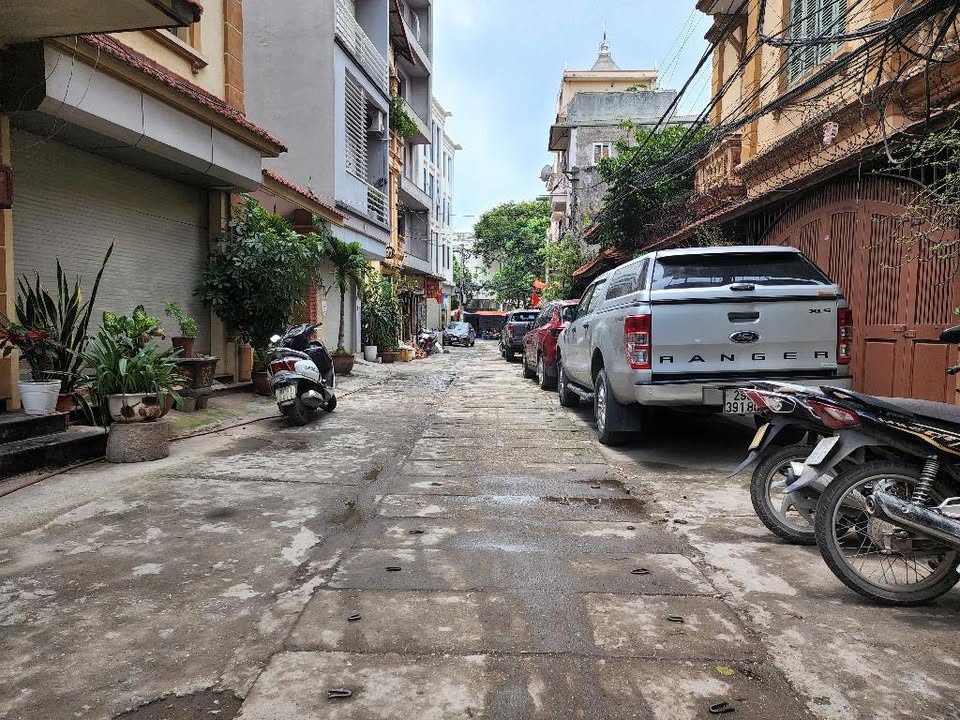 Đất nền Cổ Nhuế 140m² giá thỏa thuận - Ô tô đỗ cổng, ngõ thông thoáng!