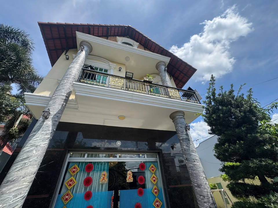 Biệt thự sân vườn Nhà Bè 568m² giá 12 tỷ - Không thể bỏ lỡ!