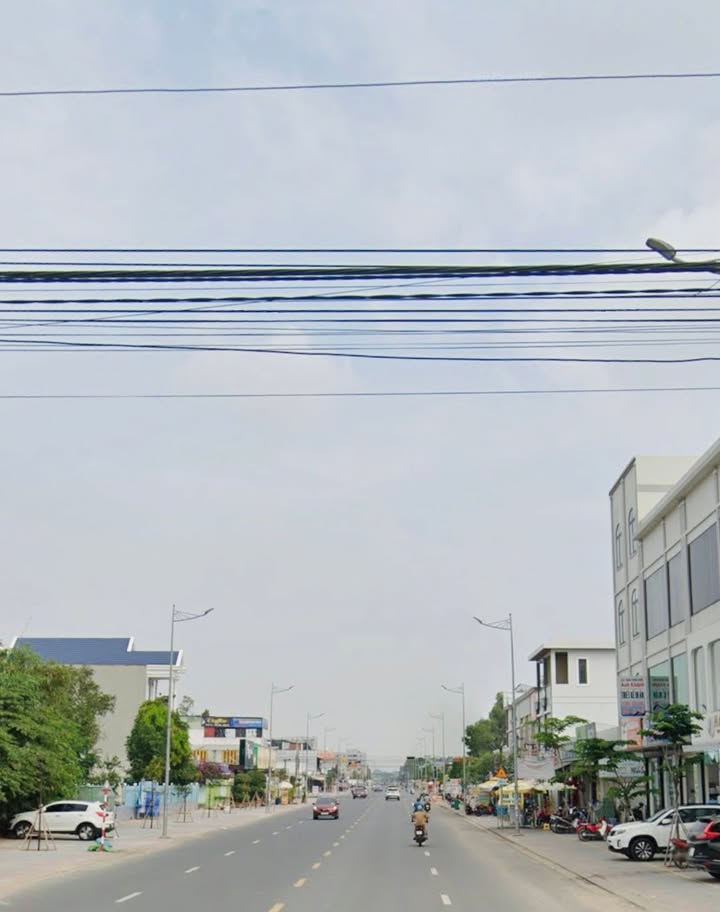 Biệt thự 3 tầng mặt tiền QL 51, Phường Tân Phước 210m² giá 8.5 tỷ - Sẵn sàng vào ở!