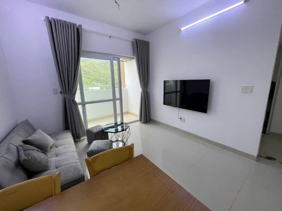 Chung cư Bình Phú 2 Nha Trang 2PN giá 6.5 triệu - Nội thất đầy đủ, view núi thoáng mát!