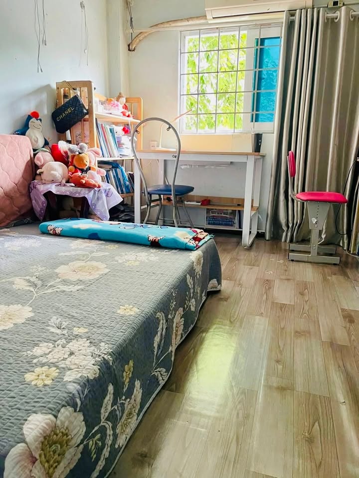 Nhà phố Vạn Phúc Hà Đông 29m² giá 5.82 tỷ - Sổ đỏ chính chủ, gần phố lớn!