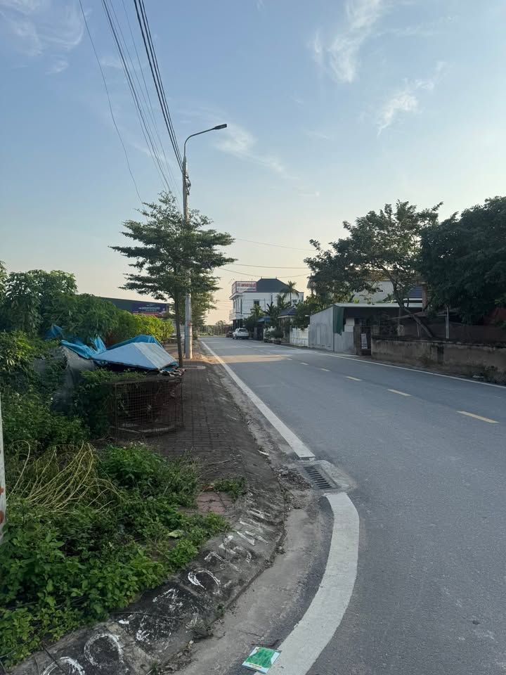 Đất nền Chính Nghĩa Kim Động 90m² giá 2.1 tỷ - Sổ hồng chính chủ, vị trí đẹp!