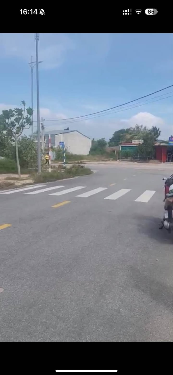 Đất nền Phường Mỹ Bình, 100m² giá chỉ 2.2 tỷ - Gần biển thuận lợi!