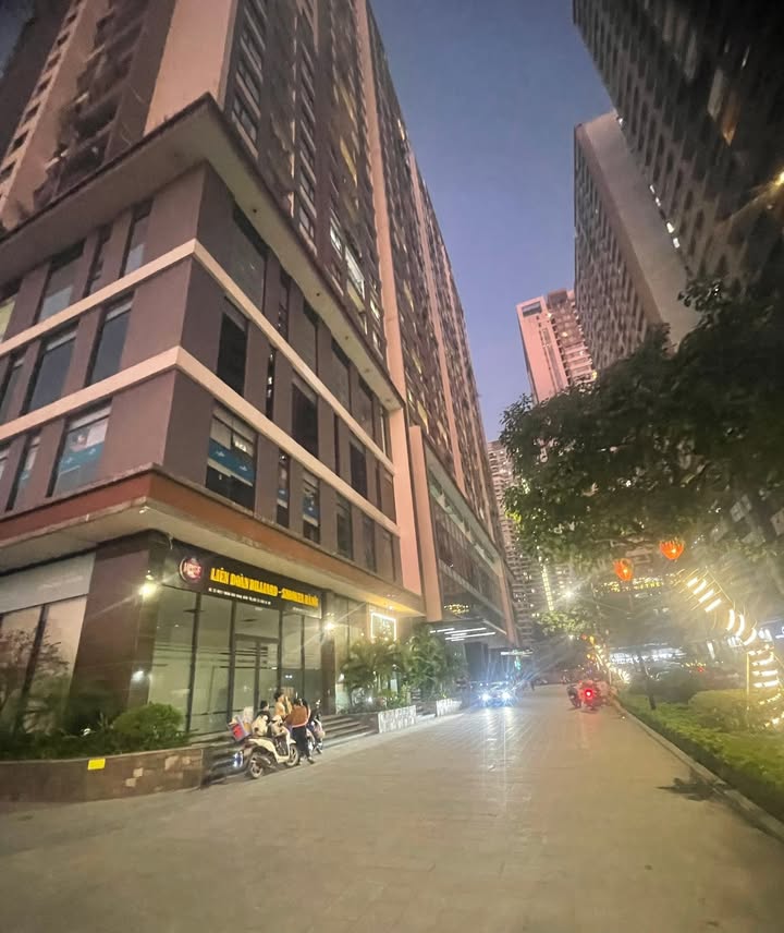 Chung cư NO1T1 Bắc Từ Liêm 100m² giá 11 tỷ - Tặng nội thất tiền tỷ!