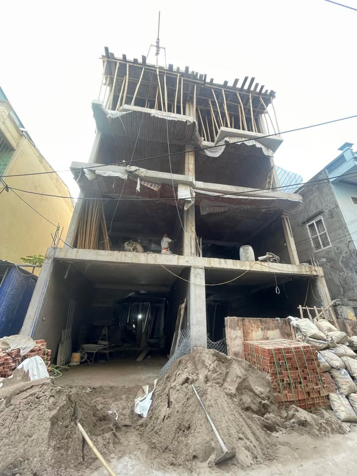 Nhà 4 tầng đường Đặng Việt Châu, Nam Định 54m² giá 5 tỷ - Cơ hội đầu tư hấp dẫn!