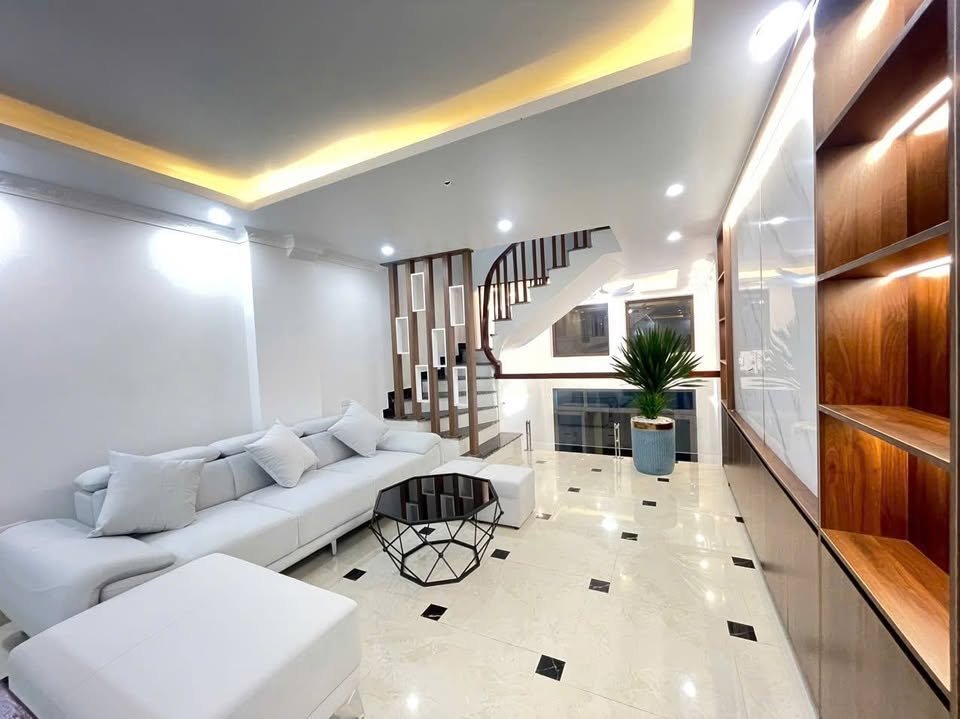 Nhà 30m² Dương Nội Hà Đông giá 5 tỷ - Sổ đỏ trao tay ngay!