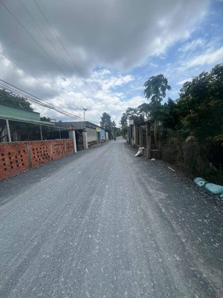 Nhà phố Phong Nẫm 580m² giá 3 tỷ - Cần bán gấp, mặt tiền đường nhựa