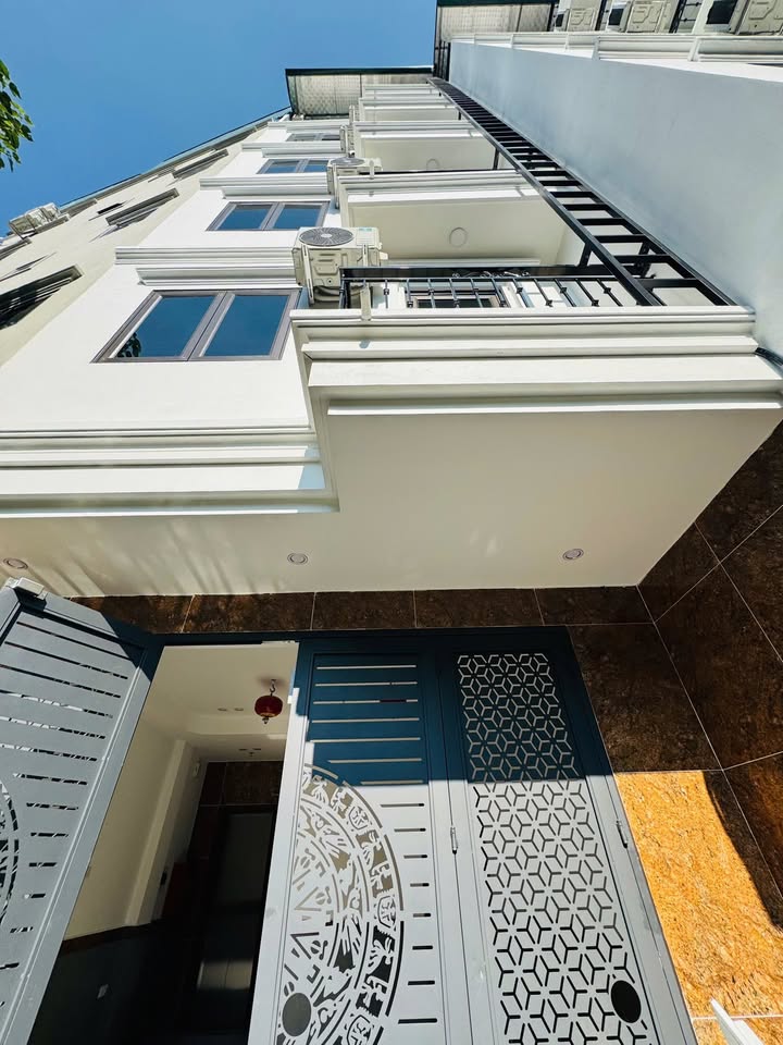 Căn hộ chung cư Xuân Phương 38m² giá 7 tỷ - Đầy đủ tiện nghi, gần chợ và trường học!