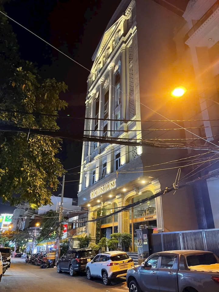 Nhà phố Tân Quy Quận 7 126m² giá 25 tỷ - Thiết kế hiện đại, thương lượng ngay!