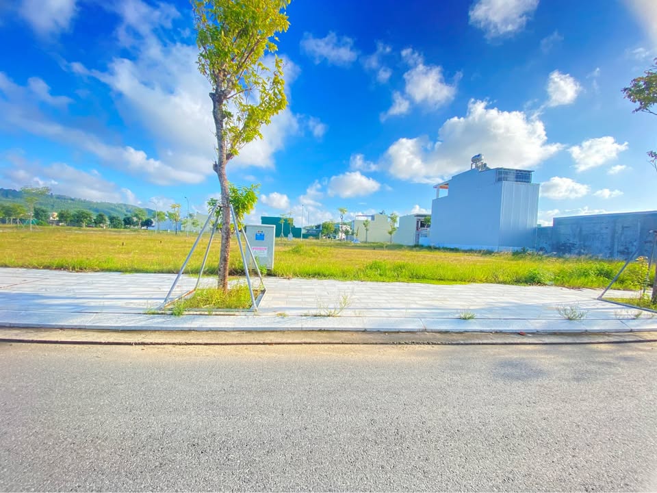 Đất bán Khu dân cư 577 Quảng Ngãi 108m² giá 1.512 tỷ - Gần phố đi bộ!