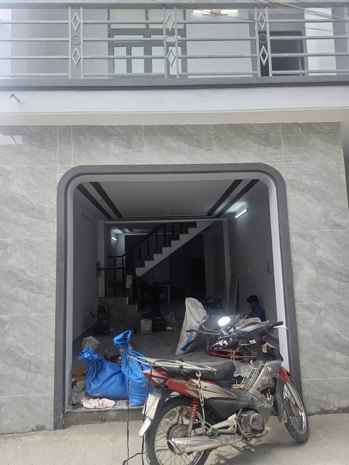 Nhà Lầu Tân Đông Hiệp Dĩ An 115m² giá 3.2 tỷ - Cực đẹp, vị trí đắc địa!