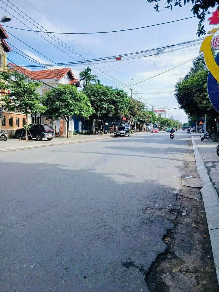 Nhà mặt tiền Trần Phú, Kon Tum 89m² giá chỉ 2 tỷ - Đầu tư sinh lời ngay!