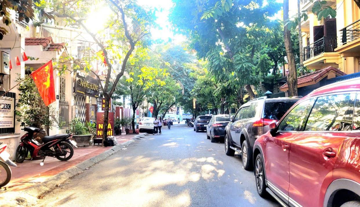 Nhà 4 tầng đường An Hòa, Mỗ Lao 95m² giá 17 tỷ - Thiết kế hiện đại, ô tô đỗ tận cửa!