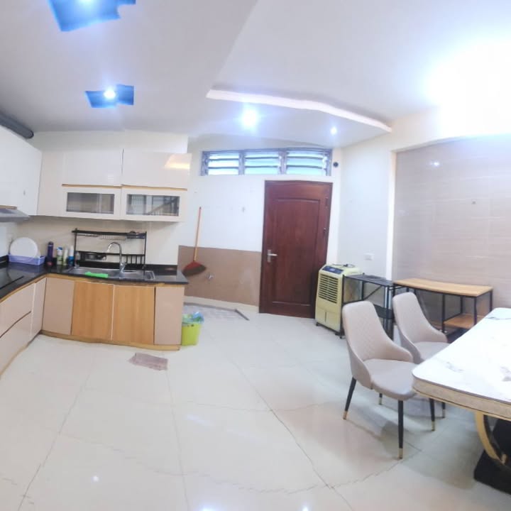 Nhà cho thuê 4 tầng mặt tiền 5m tại Trần Quốc Toản - Full nội thất, sẵn sàng ở ngay!