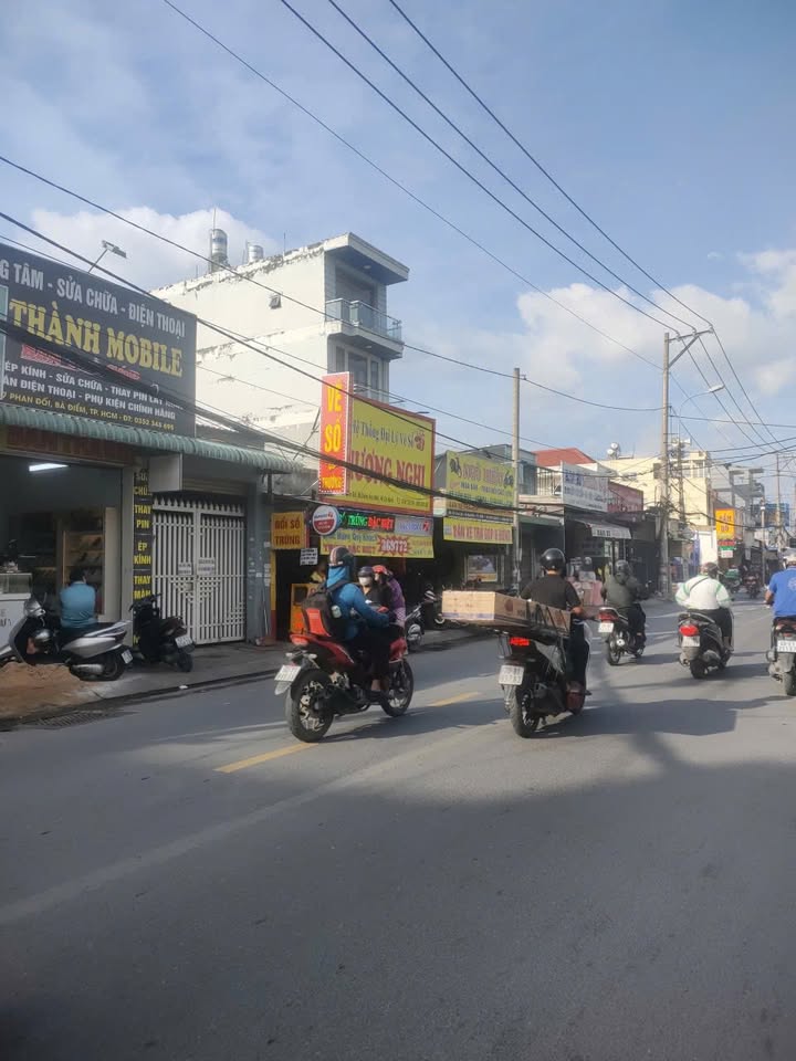 Nhà mặt tiền Phan Văn Đối, Hóc Môn 600m² giá 28 tỷ - Cơ hội kinh doanh tuyệt vời!
