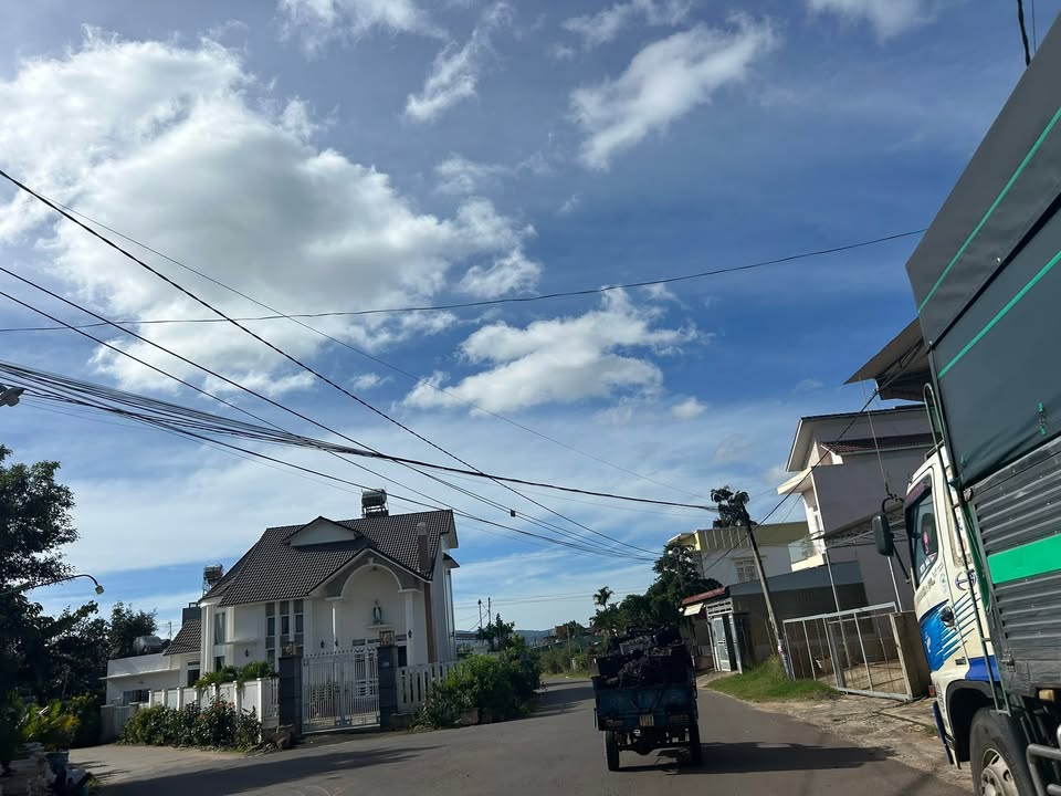 Lô đất 100m² mặt tiền đường Nguyễn Chí Thanh, Đơn Dương - Giá 2.5 tỷ, sổ đỏ chính chủ!