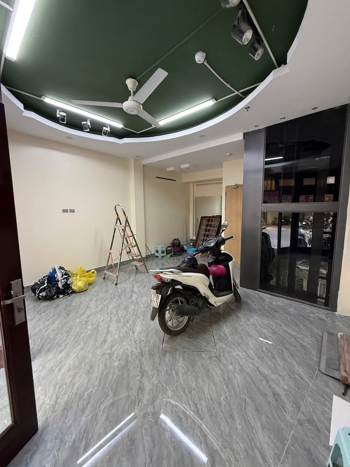 Nhà mặt phố Tôn Đức Thắng Đống Đa 45m² giá 38 triệu - Kinh doanh sầm uất!