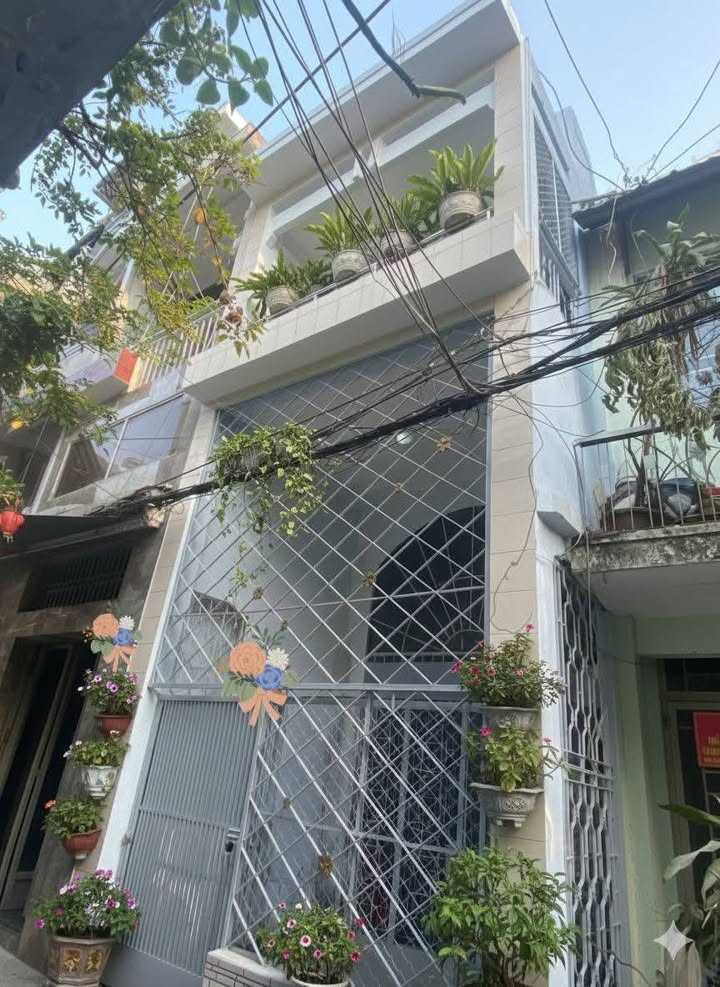 Nhà riêng Trần Hưng Đạo Quận 5 32m² giá 6.3 tỷ - Hẻm 4m, dân trí cao!