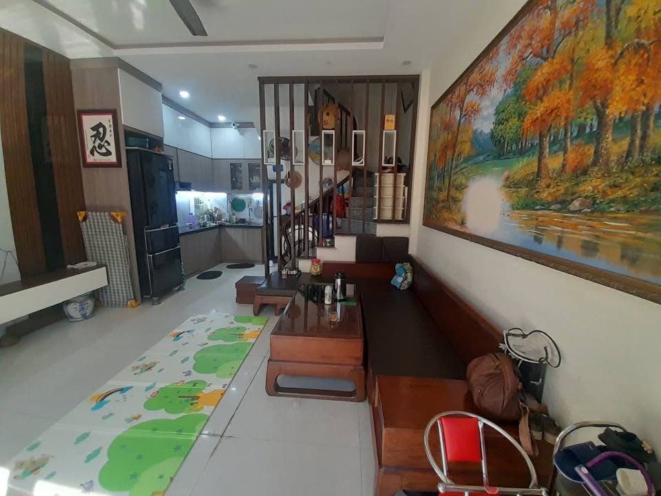 Nhà đẹp 5 tầng Đông Ngạc 33m² giá 7 tỷ - Sổ đỏ nở hậu, pháp lý chuẩn!