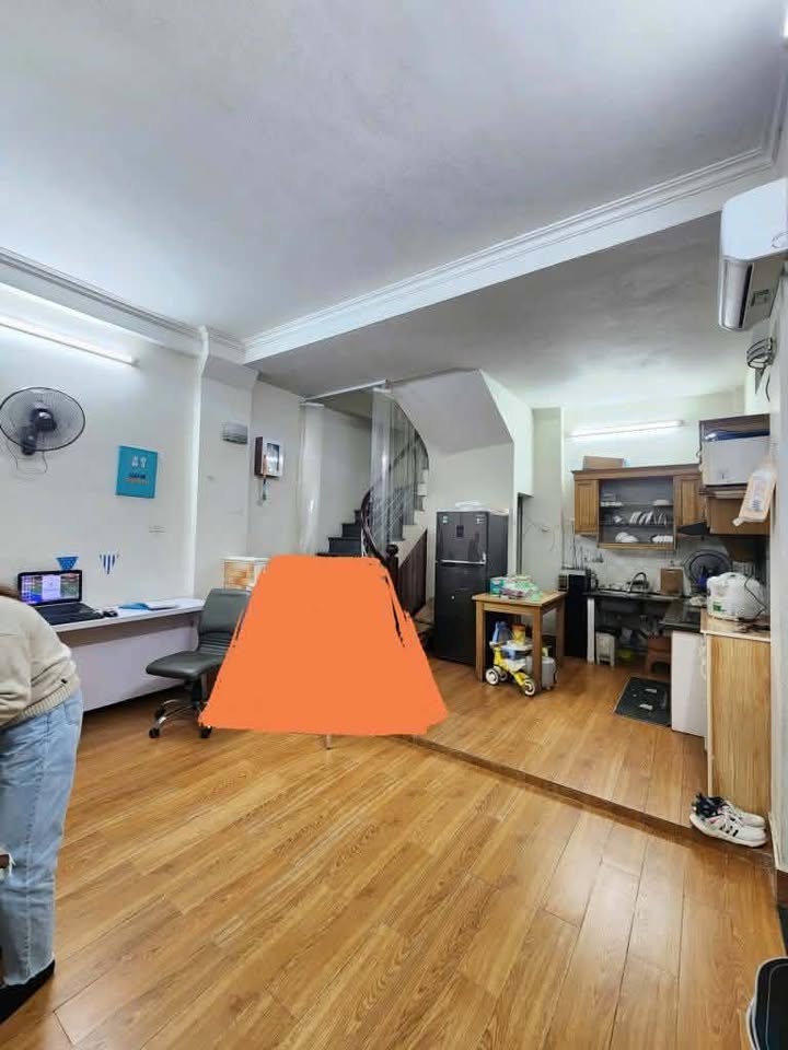 Nhà phố Tân Mai 35m² giá 7.9 tỷ - Gần hồ Đền Lừ, sổ đỏ chính chủ!