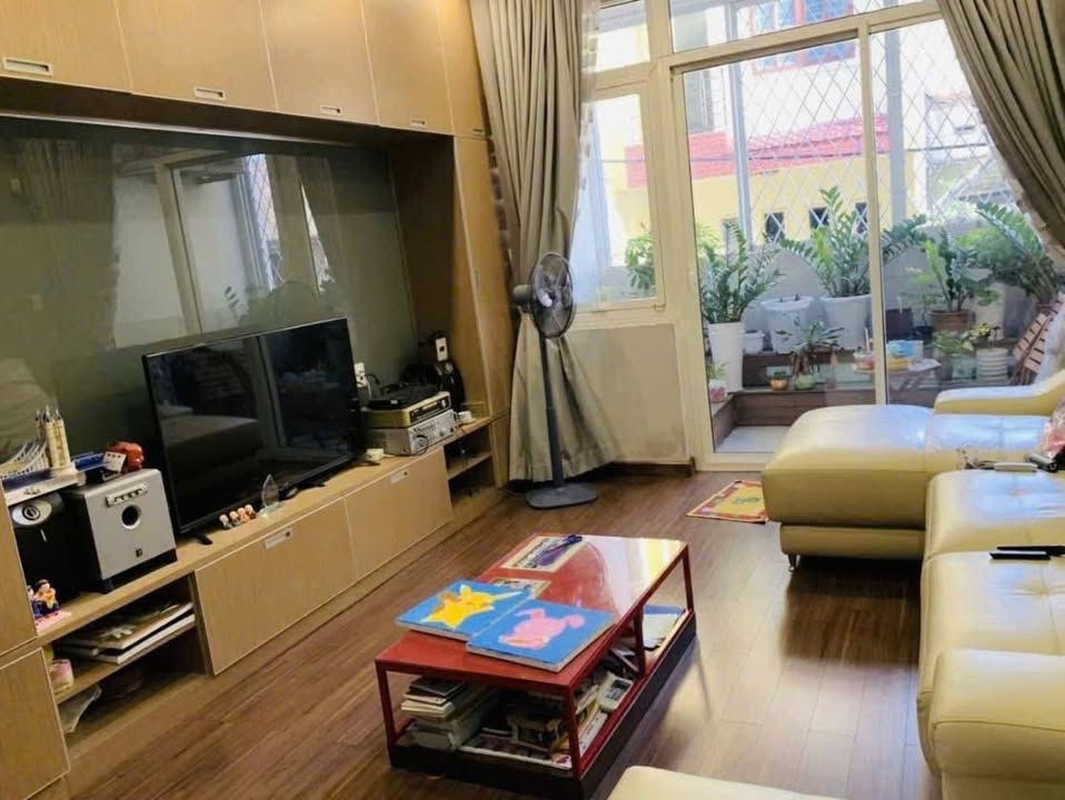 FrontHouse Chợ Thuốc Nguyễn Giản Thanh Q10 60m² giá 14 tỷ - Ô tô vào nhà, gần công viên!