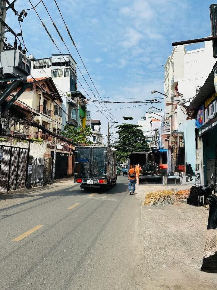 Nhà 2 Mặt Tiền Trần Bình Trọng, Bình Thạnh 600m² giá chỉ 115 tỷ - Cơ hội đầu tư tuyệt vời!