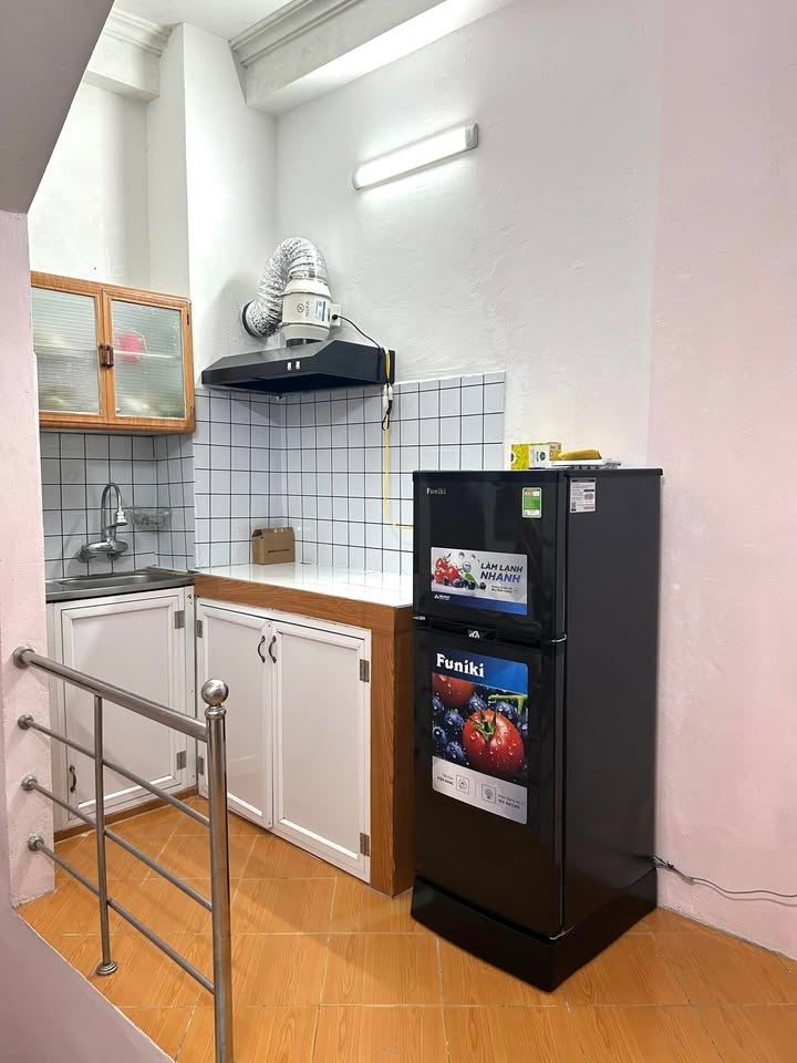 Nhà cho thuê 20m² ngõ 33 Văn Cao, Ba Đình - Giá 6.5 triệu/tháng, đầy đủ tiện nghi!