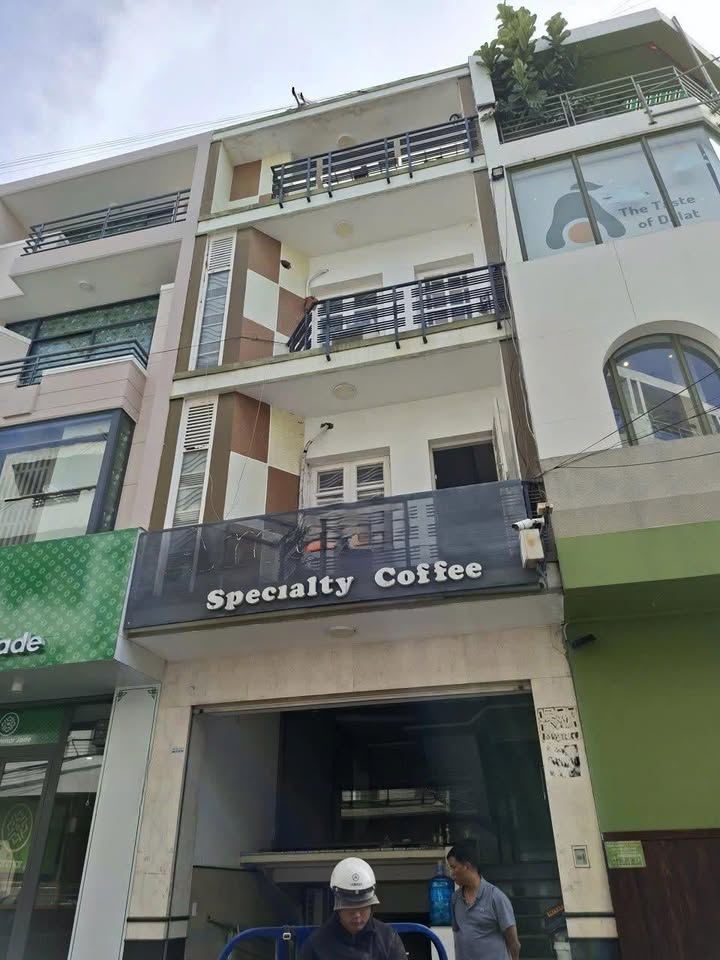 Nhà cho thuê đường Hoa Hồng, Q. Phú Nhuận 63m² chỉ 55 triệu/tháng - Phù hợp cho dịch vụ!