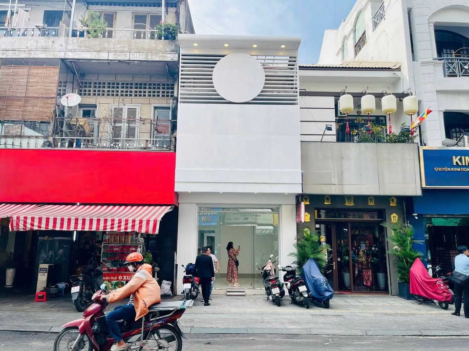 Cho thuê nhà mặt tiền Nguyễn Hữu Cầu, Quận 1 - Diện tích 80m², sẵn sàng kinh doanh!