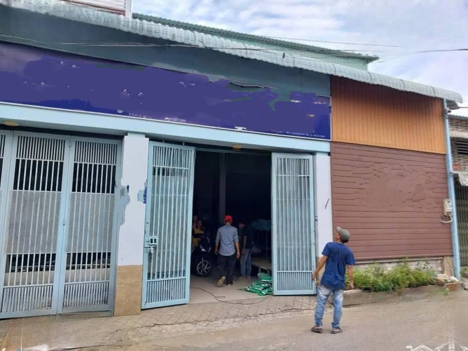 Nhà cho thuê quận Bình Tân 360m² giá 35 triệu - Không thể bỏ lỡ!