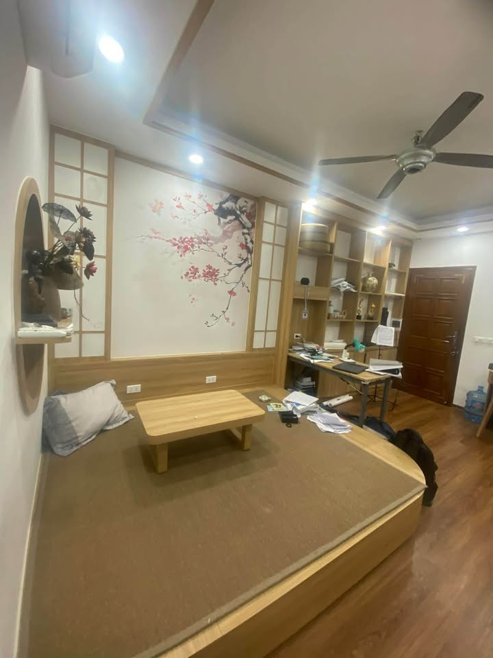 Căn hộ tập thể Hoàng Ngọc Phách Đống Đa 100m² giá 6.9 tỷ - Nhà đẹp, đầy đủ tiện nghi!