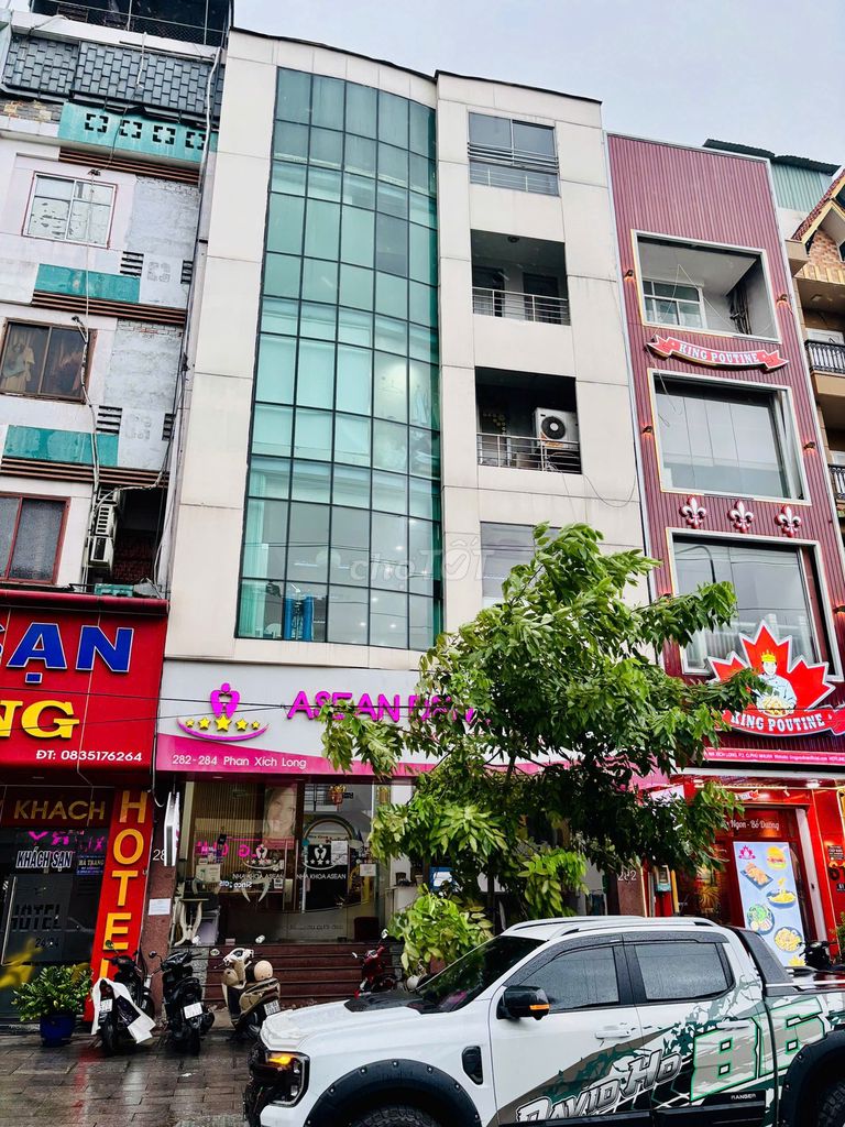Cho thuê văn phòng mặt tiền đường Phan Xích Long, Quận Phú Nhuận - Diện tích 700m², giá chỉ 160 triệu/tháng!