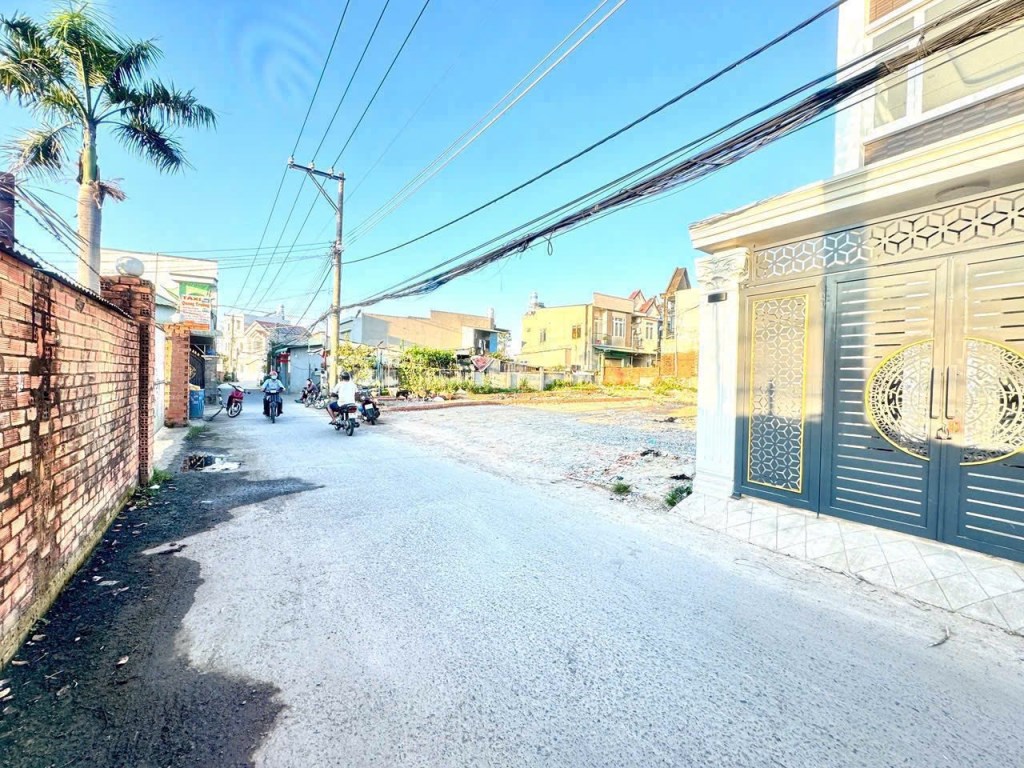 Bán gấp lô đất 5x36m Ninh Tốn, Thị Trấn Củ Chi giá chỉ 1.2 tỷ - Cơ hội đầu tư tuyệt vời!