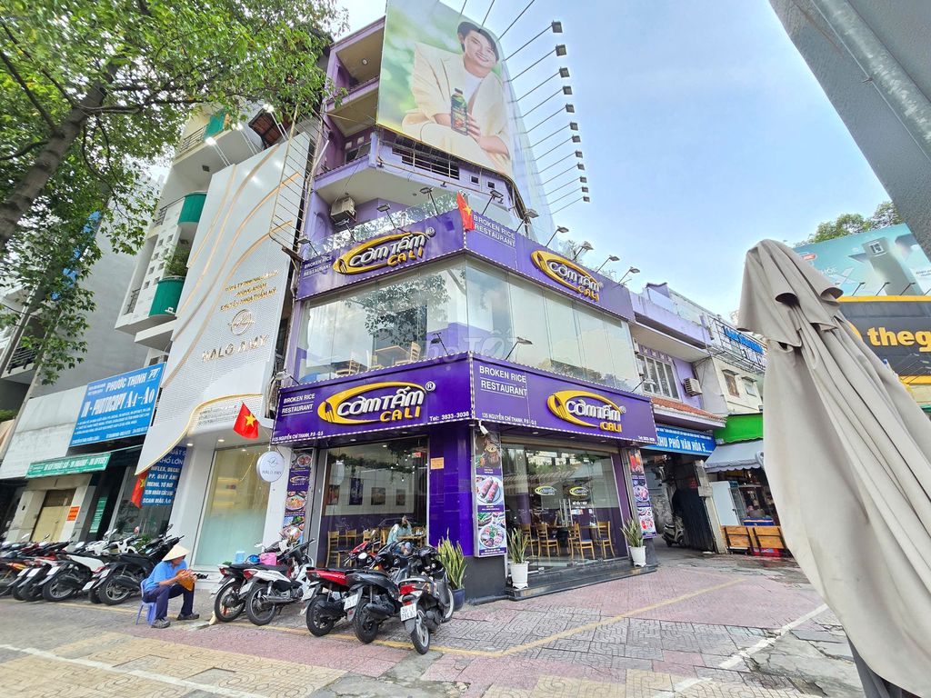 Văn phòng góc vòng xoay 2MT đường Nguyễn Chí Thanh - Nguyễn Tri Phương 15x5m giá 150 triệu