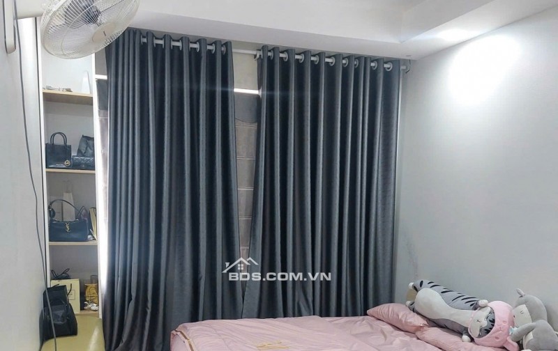 Căn hộ 55m² Screc Tower, Quận 3 chỉ 10.5 triệu - Nội thất đầy đủ, sẵn sàng vào ở!